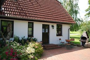 Grosses Landhaus mit Swimmingpool in Dargun