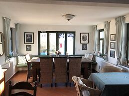 Grosses Landhaus mit Swimmingpool in Dargun