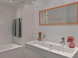 Detached Bungalow, Perfect for Water Sports and Nature Enthusiasts