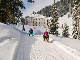 Gorgeous Chalet in Steinach am Brenner Near Ski Area
