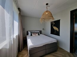 Luxurious Detached Water Villa With Jetty