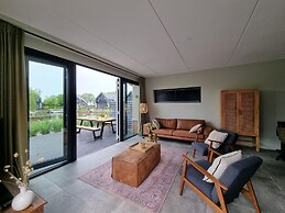 Luxurious Detached Water Villa With Jetty