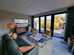 Luxurious Detached Water Villa With Jetty