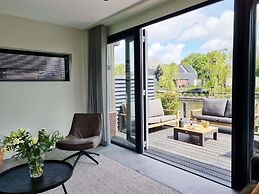 Luxurious Detached Water Villa With Jetty