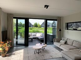 Luxurious Detached Water Villa With Jetty