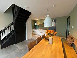 Luxurious Detached Water Villa With Jetty