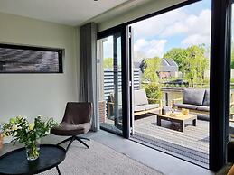 Luxurious Detached Water Villa With Jetty