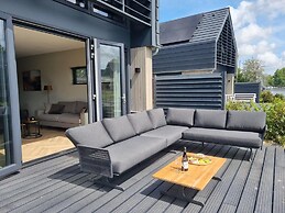 Luxurious Detached Water Villa With Jetty