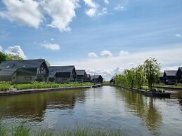 Luxurious Detached Water Villa With Jetty