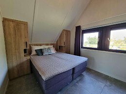 Luxurious Detached Water Villa With Jetty