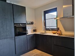 Luxurious Detached Water Villa With Jetty