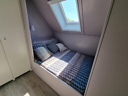 Luxurious Detached Water Villa With Jetty