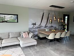 Luxurious Detached Water Villa With Jetty