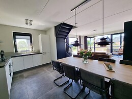 Luxurious Detached Water Villa With Jetty