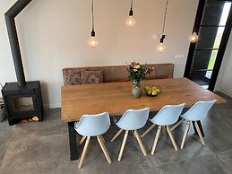 Luxurious Detached Water Villa With Jetty