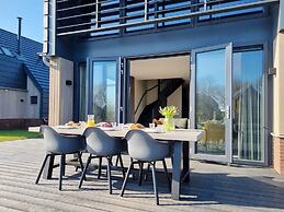 Luxurious Detached Water Villa With Jetty