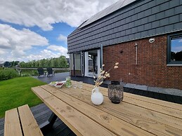 Luxurious Detached Water Villa With Jetty