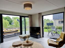 Luxurious Detached Water Villa With Jetty