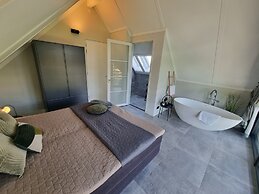 Luxurious Detached Water Villa With Jetty