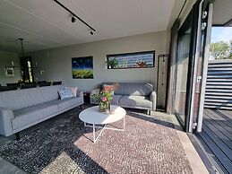 Luxurious Detached Water Villa With Jetty