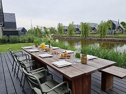 Luxurious Detached Water Villa With Jetty