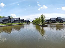 Luxurious Detached Water Villa With Jetty