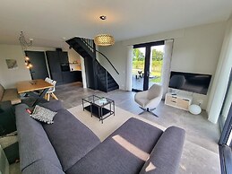 Luxurious Detached Water Villa With Jetty