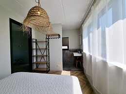 Luxurious Detached Water Villa With Jetty