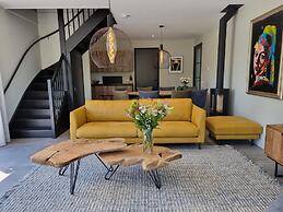 Luxurious Detached Water Villa With Jetty