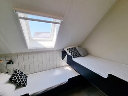 Luxurious Detached Water Villa With Jetty