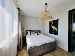 Luxurious Detached Water Villa With Jetty