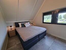 Luxurious Detached Water Villa With Jetty