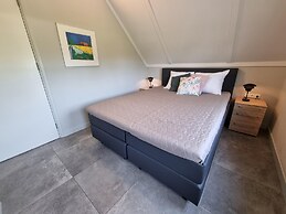 Luxurious Detached Water Villa With Jetty