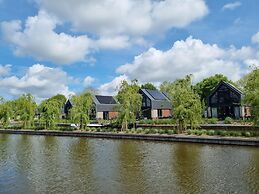 Luxurious Detached Water Villa With Jetty