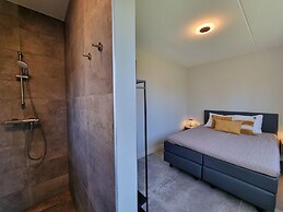 Luxurious Detached Water Villa With Jetty