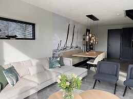 Luxurious Detached Water Villa With Jetty