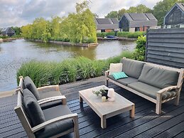 Luxurious Detached Water Villa With Jetty