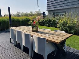 Luxurious Detached Water Villa With Jetty