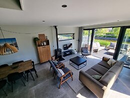 Luxurious Detached Water Villa With Jetty