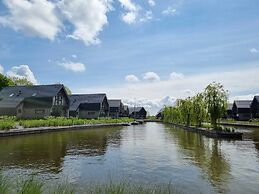 Luxurious Detached Water Villa With Jetty