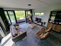 Luxurious Detached Water Villa With Jetty