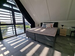 Luxurious Detached Water Villa With Jetty