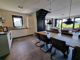 Luxurious Detached Water Villa With Jetty