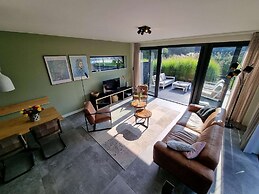 Luxurious Detached Water Villa With Jetty