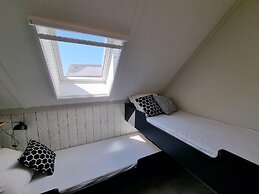 Luxurious Detached Water Villa With Jetty