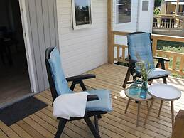 Modern 6-person Chalet in the Frisian Countryside, 3 Bedrooms and Wifi