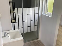 Modern 6-person Chalet in the Frisian Countryside, 3 Bedrooms and Wifi