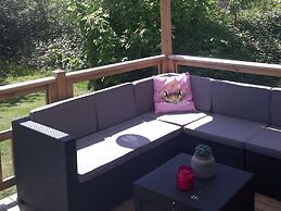 Modern 6-person Chalet in the Frisian Countryside, 3 Bedrooms and Wifi