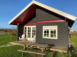 Modern 6-person Chalet in the Frisian Countryside, 3 Bedrooms and Wifi