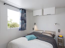 Modern 6-person Chalet in the Frisian Countryside, 3 Bedrooms and Wifi